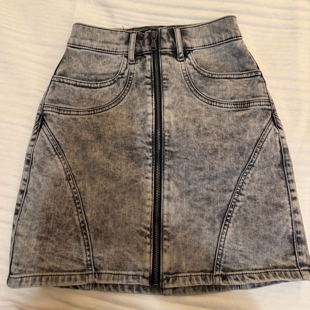 Express Jean body shaping skirts size 00 ( fits size XS) in perfect condition